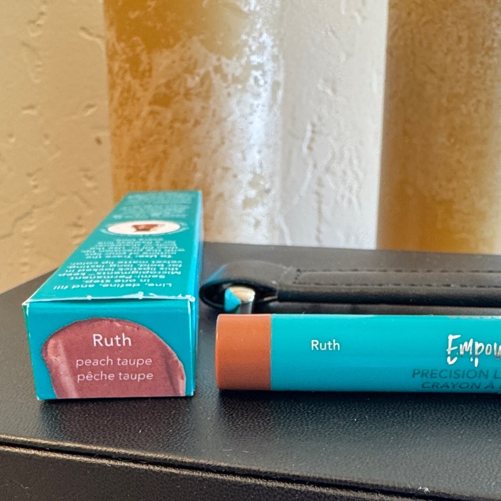💋💄🫦Thrive Causemetics EmpowerMatte™ Precision Lipstick Crayon-Ruth - Picture 5 of 6